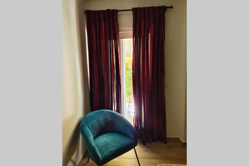 Modern Apt In The Heart Of Glyfada - Literally!! Atene Esterno foto