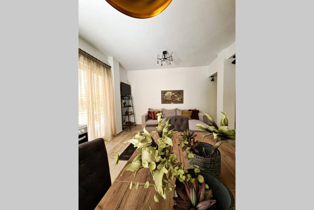 Modern Apt In The Heart Of Glyfada - Literally!! Atene Esterno foto